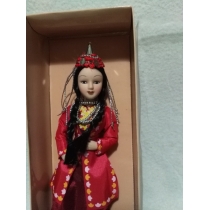 Фарфоровая куколка (высота 18.5см)