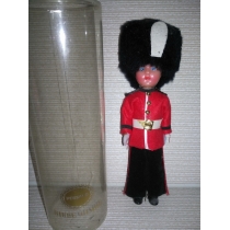 	Коллекционная кукла Англия (высота 15.8 см) 