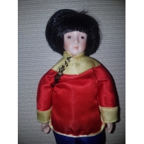 Коллекционная фарфоровая кукла  (высота 22см) 