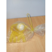 Пластиковая игрушка погремушка из СССР КОТИК в упаковке ( высота 8.5 см) 