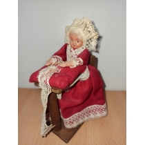 Коллекционная кукла Швея  ( высота 11.5 см) 