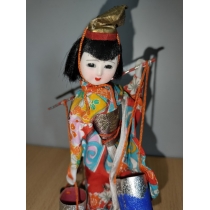 Коллекционная кукла  Япония (общая  высота 16.5 см) 