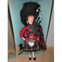 Коллекционная кукла Англия PEGGY NISBET ( высота 19.5см) 