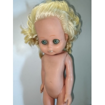 Целиком резиновая куколка из ГДР ( высота 40 см) 