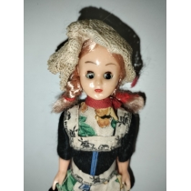 Коллекционная кукла  Голландия  ( высота   15 см)