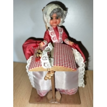 Коллекционная кукла  ( высота в положении сидя 15  см)