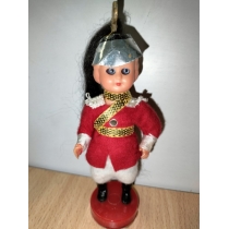 Коллекционная кукла Англия ( общая высота 15 см, куколка 12 см)