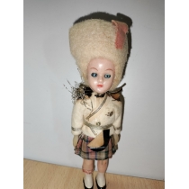 Коллекционная кукла Англия ( общая высота 16.5 см)