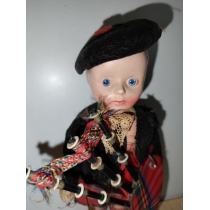 Коллекционная кукла Англия ( высота 15.5 см) 