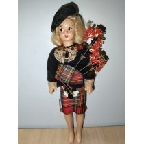 Коллекционная кукла Англия  ( высота 17.5 см) 
