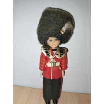 Коллекционная кукла Англия (  высота по макушку 14 см)