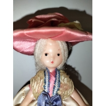 Куколка из СССР в одежде барышни ( высота самой куколки 15.5см, общая 21.5см) 